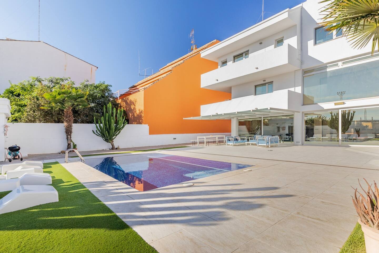 Villa en Valencia: exterior