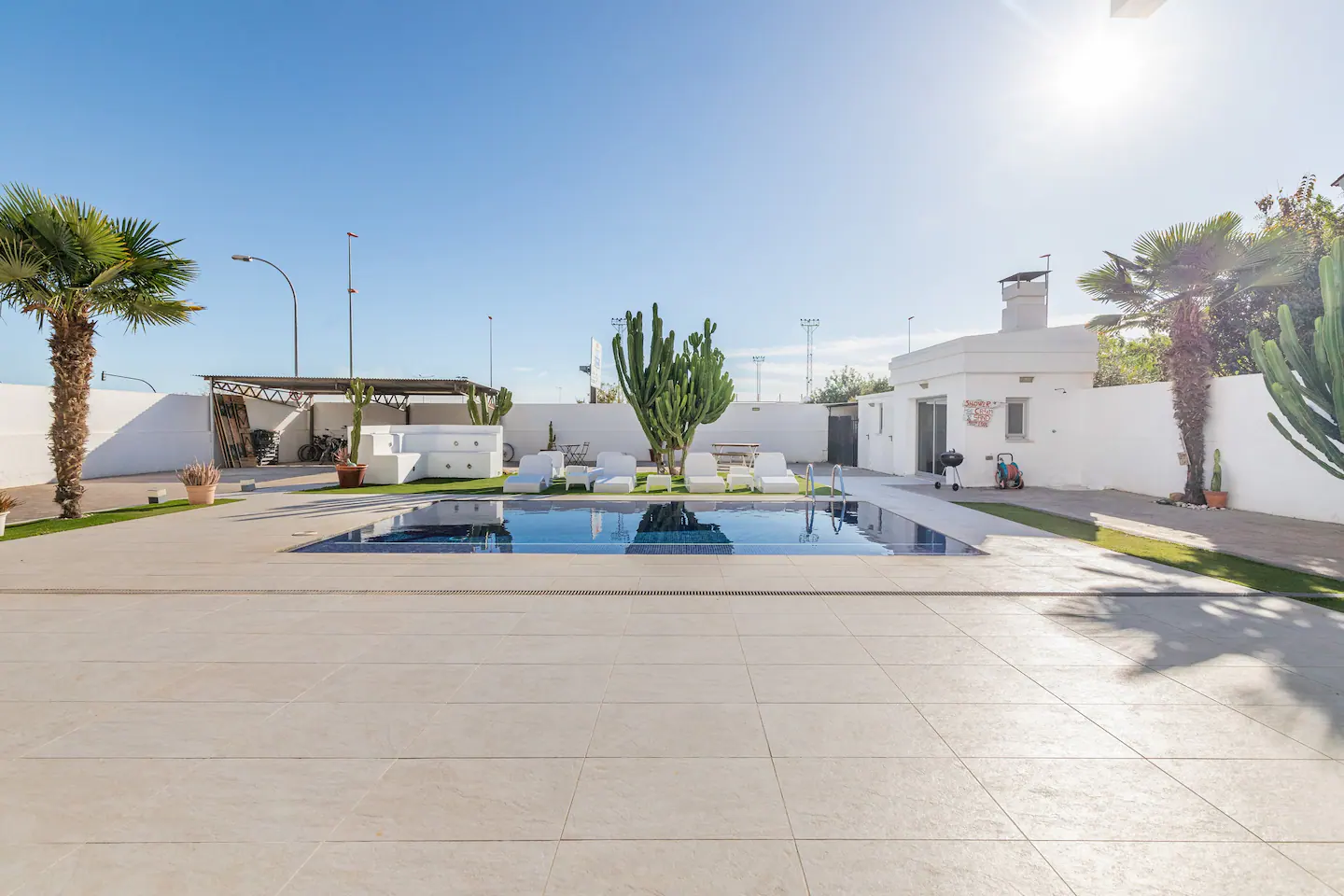 Villa en Valencia: zona exterior